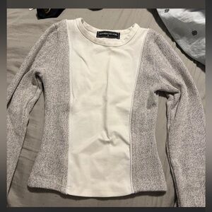 Maniere De Voir White Crew Neck Tee with Black Label